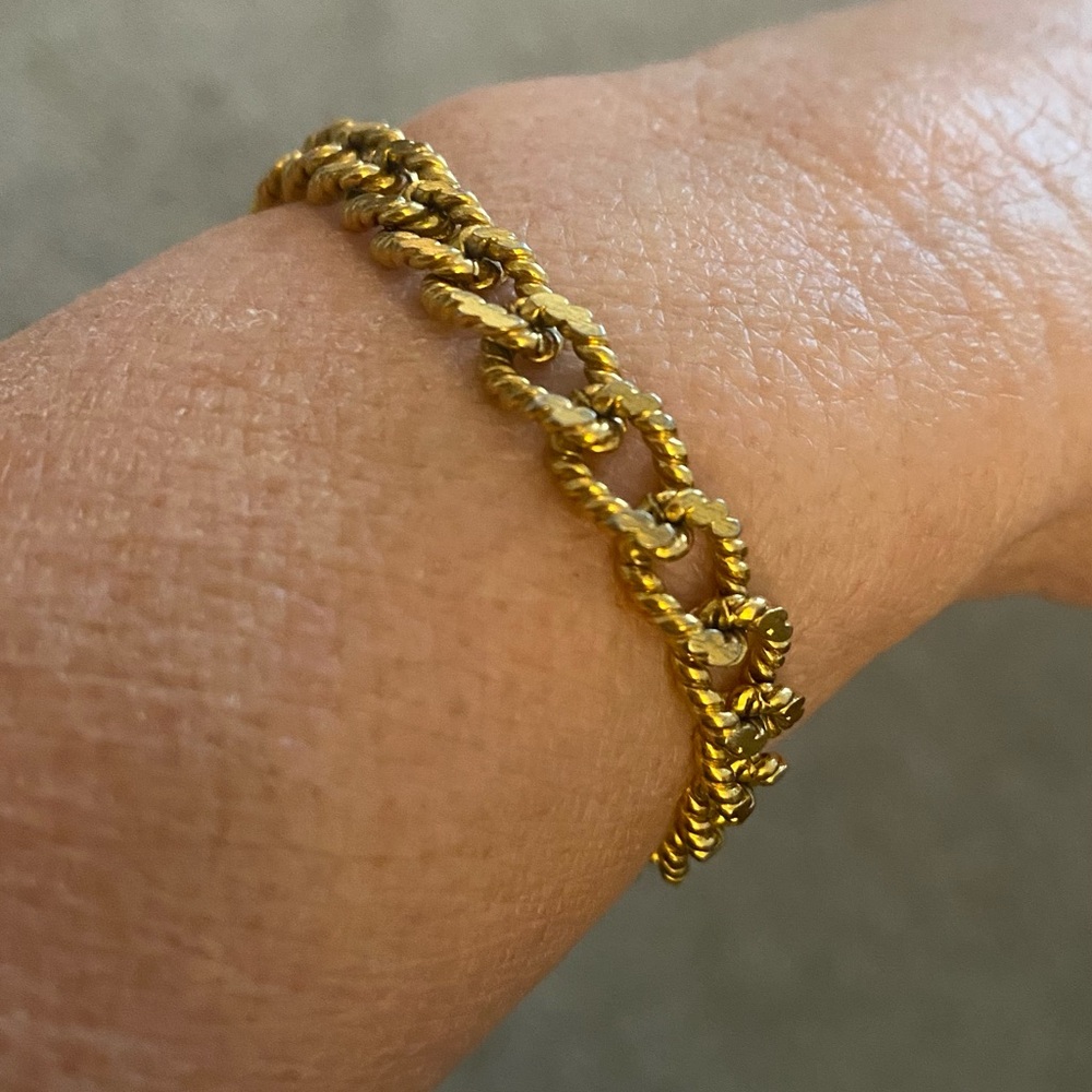 Monet Bracelet Gold Tone 7 1/2” L.